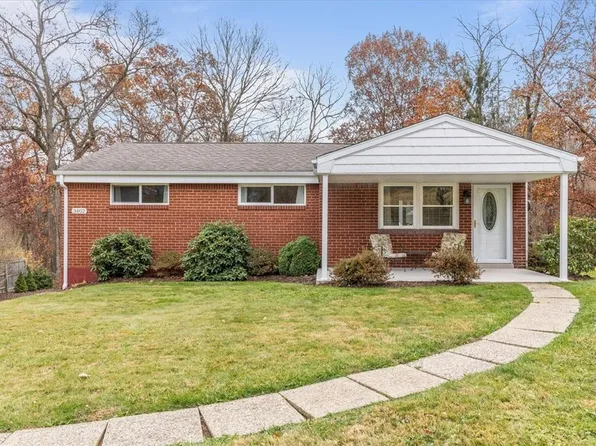 3402 E Stag Dr, Gibsonia, PA 15044
