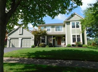 8 Melnotte Ln, Fairport, NY 14450