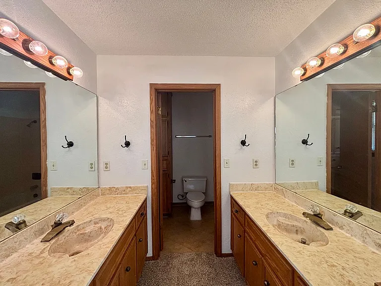 5311 Doe Valley Ln — Photo 38