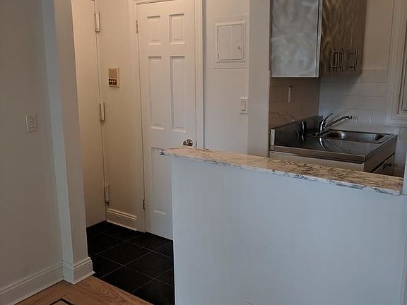 4th image of 163 W 4th St APT 2R