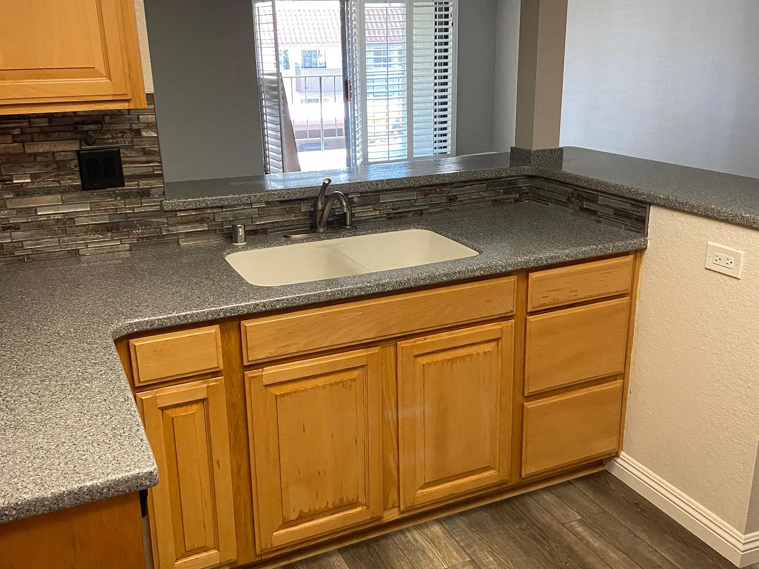 242 E Fern Ave — Photo 3