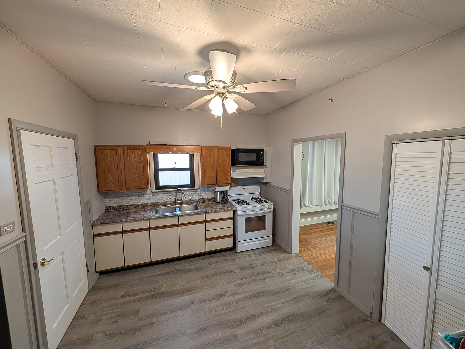 2 bed, 1.5 bath, 1240 sqft, $1,875 — Photo 1