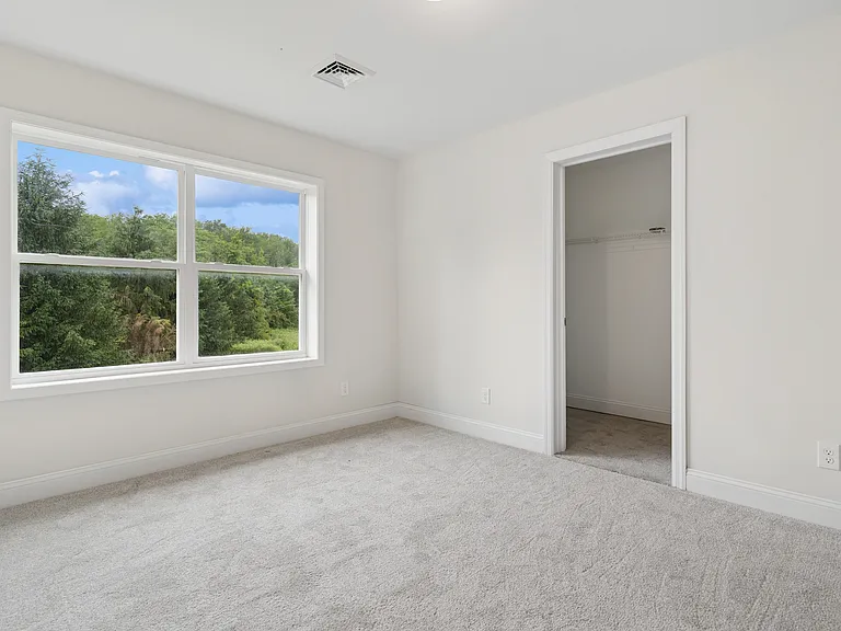4 Sterling Dr — Photo 36