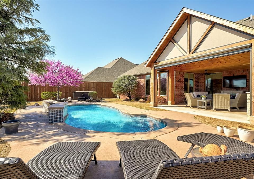 1st image of 14612 Wayfield Cir