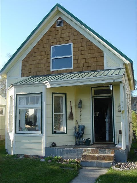 1st image of 1910 Birch St
