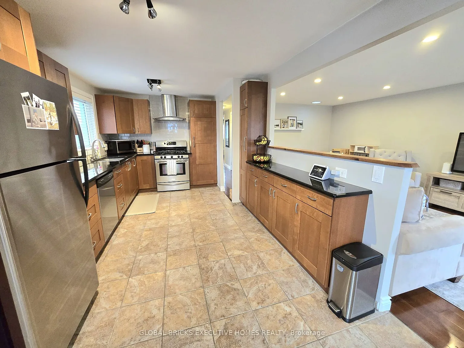 3 bed, $2,250 — Photo 3