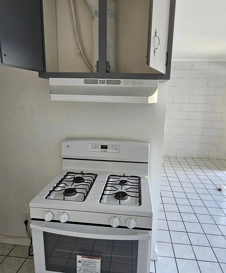 8901 Orion Ave — Photo 3