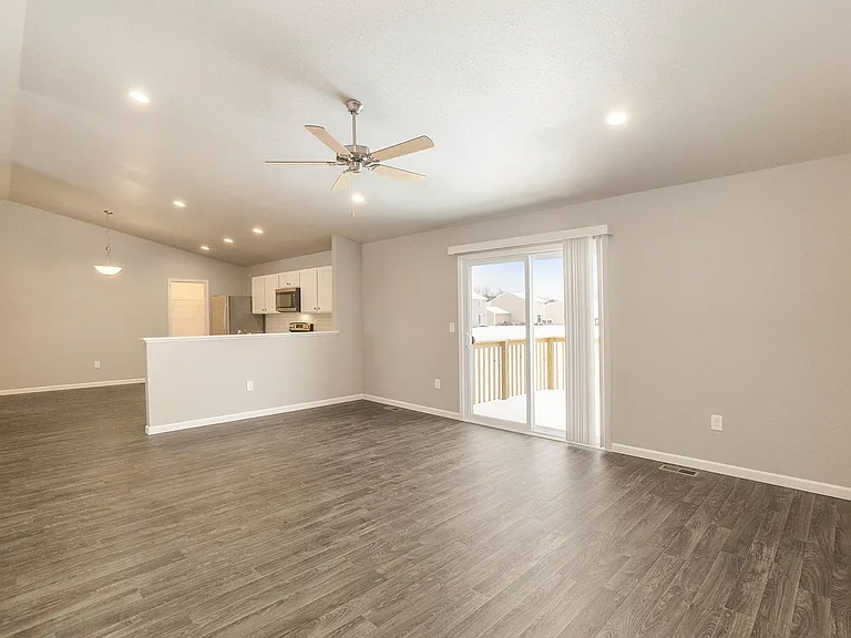 33438 Pinedale Ln — Photo 3