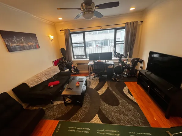 209 East 59th Street image 7 of 14