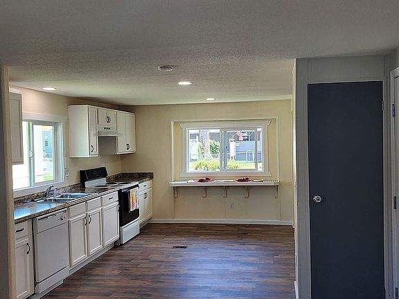 Breakfast nook in kitchen