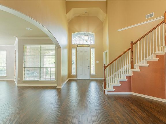 5th image of 8820 Mary Dr