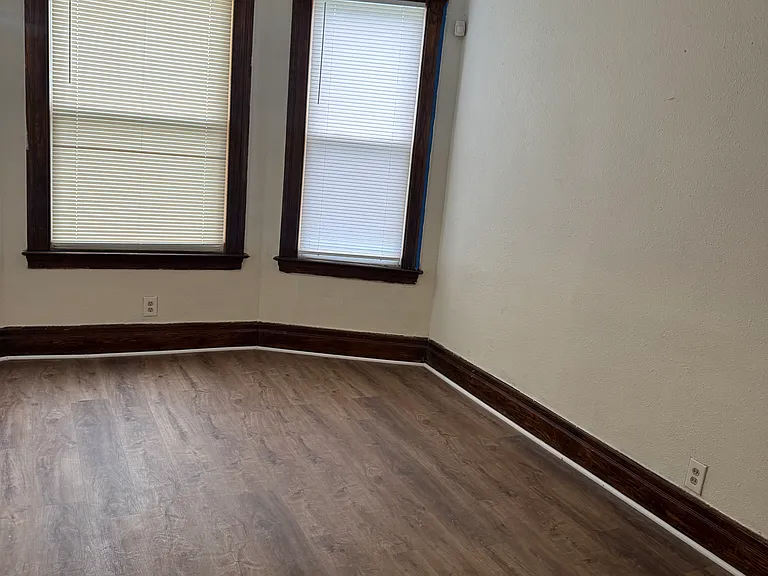 295 Marston St — Photo 6