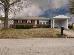 4102 Eastwood Dr, Florence, AL 35630
