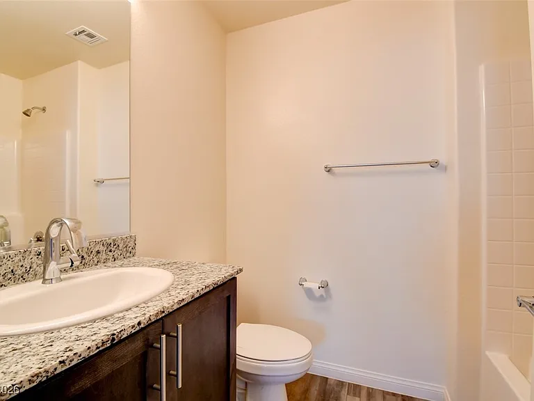 7030 Spicy Merlot St — Photo 3