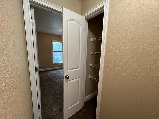 7013 Odoniel Loop W — Photo 25