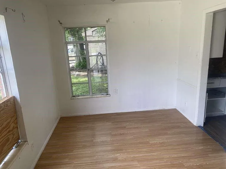 121 E Riverwood Dr — Photo 10