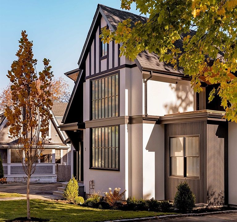2nd image of 176 Harvard Cir #176