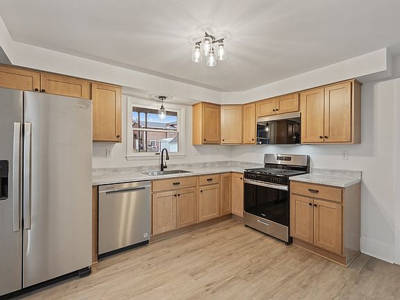 2nd image of 613 S 5th St