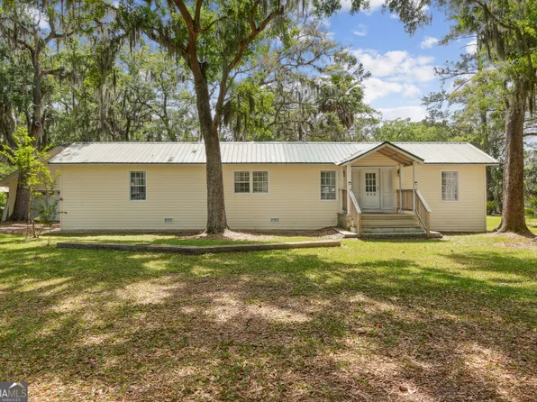 646 Pelican Cir, Woodbine, GA 31569