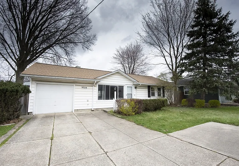 9328 W Ridgewood Dr — Photo 5