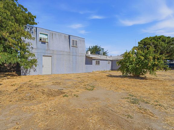 4th image of 749 S 11th 1/2 Avenue