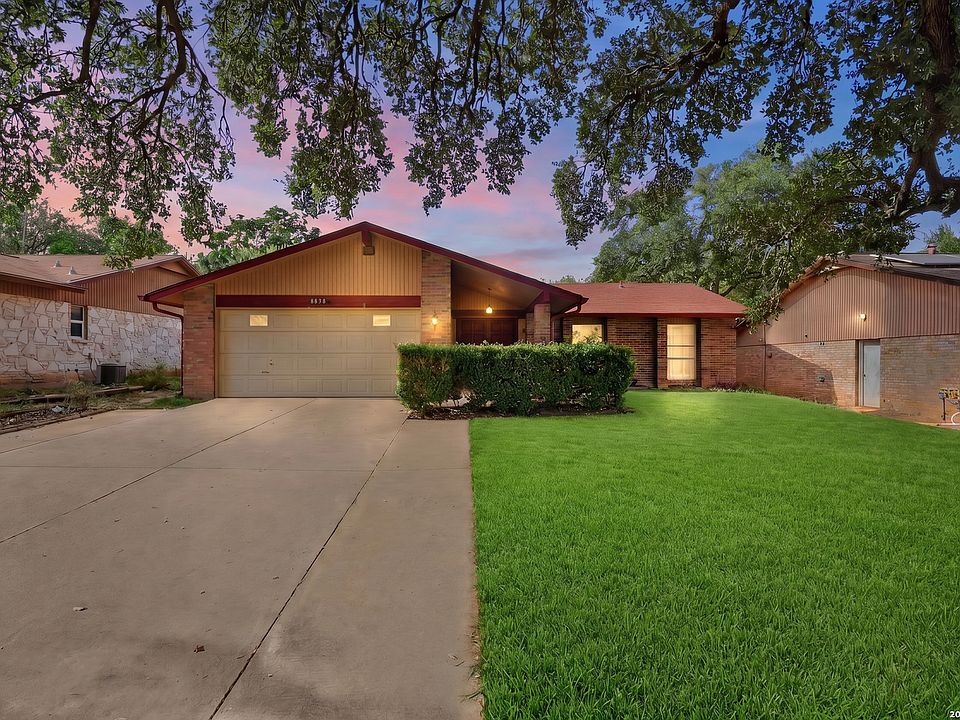 1st image of 8838 Thatch Dr