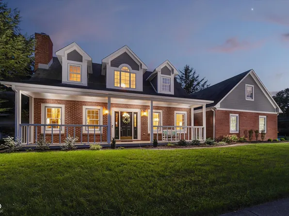 2119 Scarlet Oak Dr, Avon, IN 46123