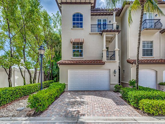 5th image of 27 Marina Gardens Dr