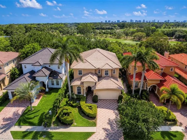 2915 Coco Lakes Dr, Naples, FL 34105
