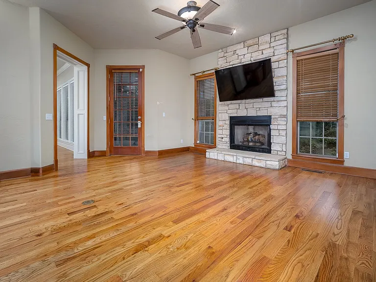 1032 W Lindsey St #A — Photo 9