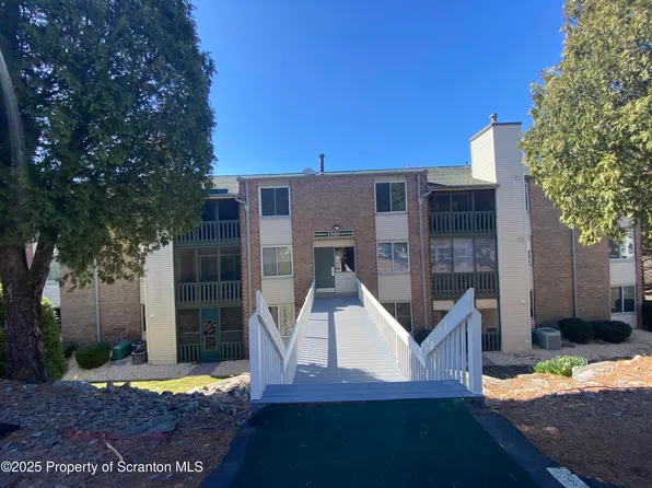1501 Summit Pointe, Scranton, PA 18508