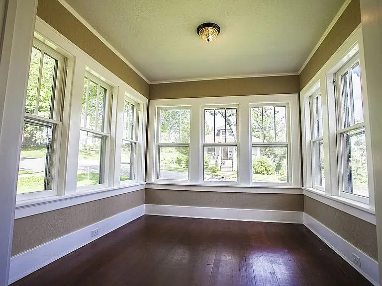 829 Chicago Ave — Photo 6
