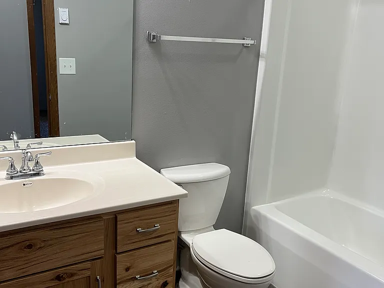 307 E Green Meadow Dr — Photo 8
