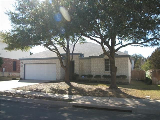 1st image of 1705 Woodland Dr