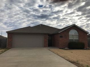 221 Poplar Rd, Centerton, AR 72719