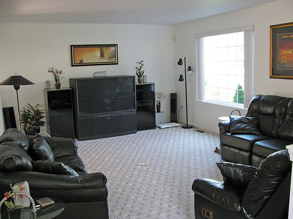 2nd image of 308 Cheswyck Ct