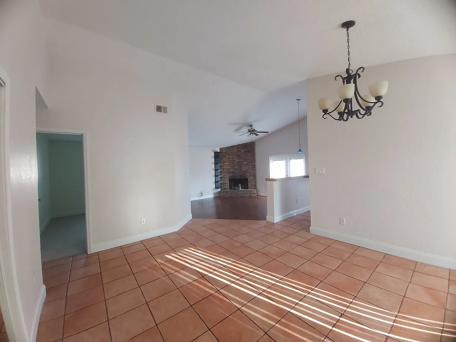 3 bed, 1445 sqft, $2,250 — Photo 4