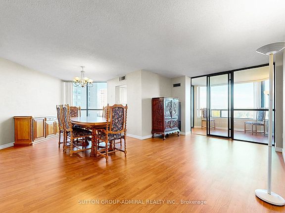 5th image of 7460 Bathurst St #711