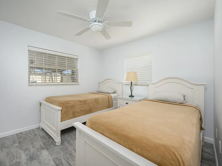 4215 Baird St — Photo 17