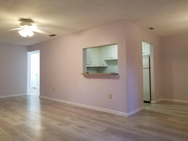 501 SW 75th St #H2 — Photo 3