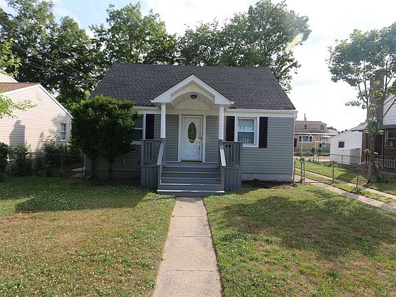 3rd image of 521 Albert St