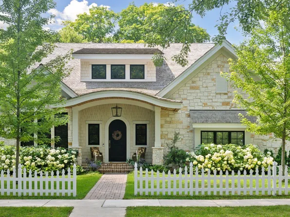 164 3rd St, Excelsior, MN 55331