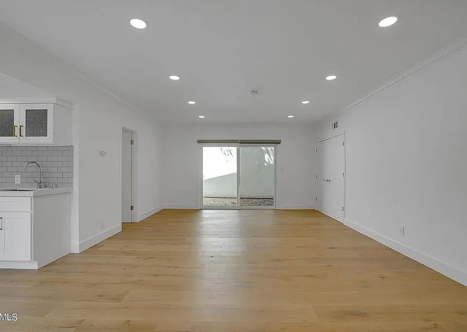 1st image of 444 Somerset Pl