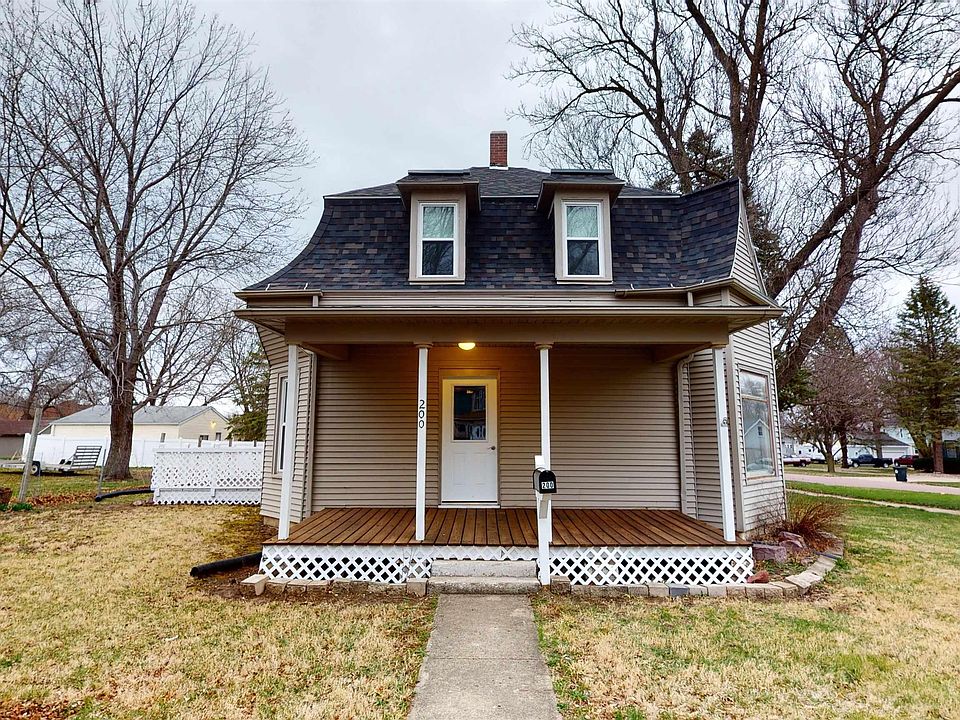 1st image of 200 N 11th St