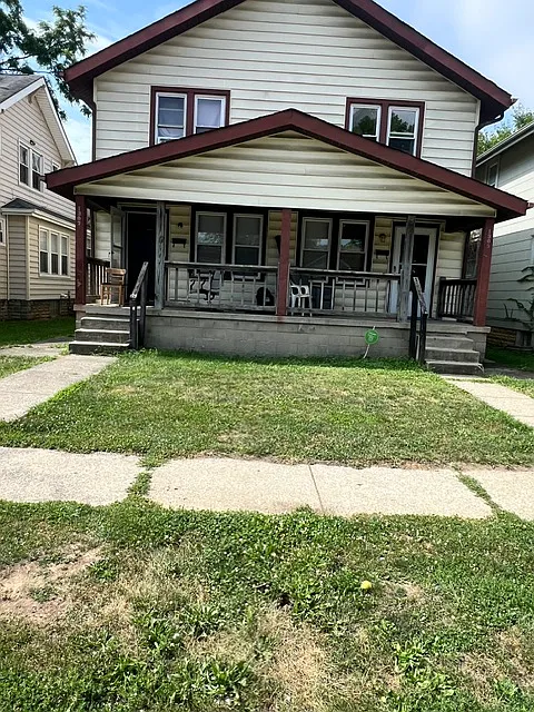 1305 E 19th Ave