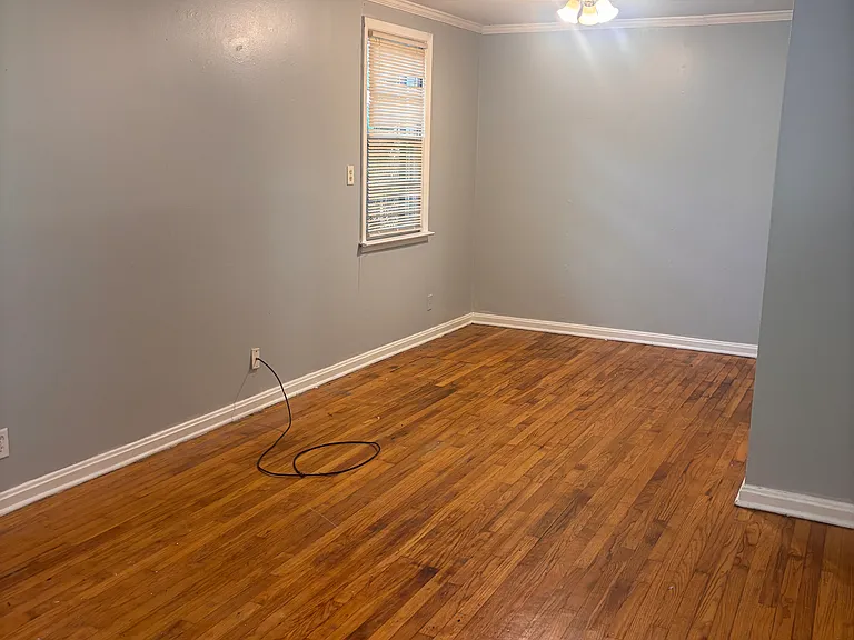216 Gardendale Dr — Photo 3
