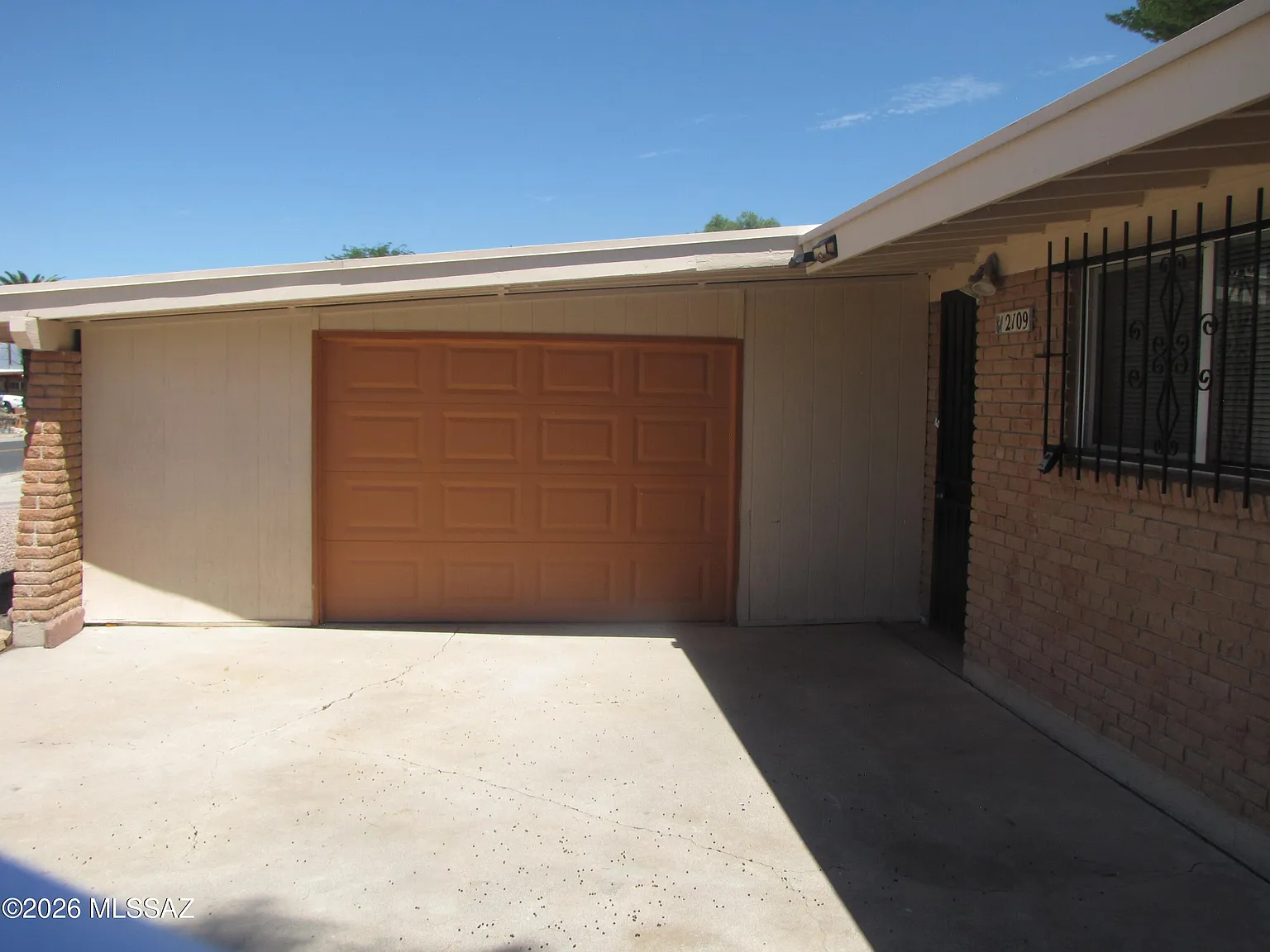 3 bed, 2.0 bath, 1515 sqft, $1,600 — Photo 2