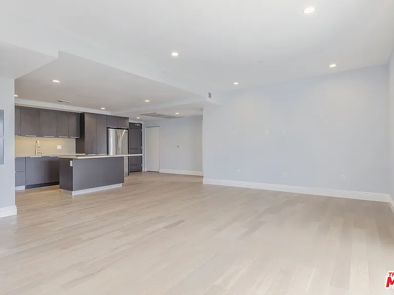 2939 W Leeward Ave #401 — Photo 2