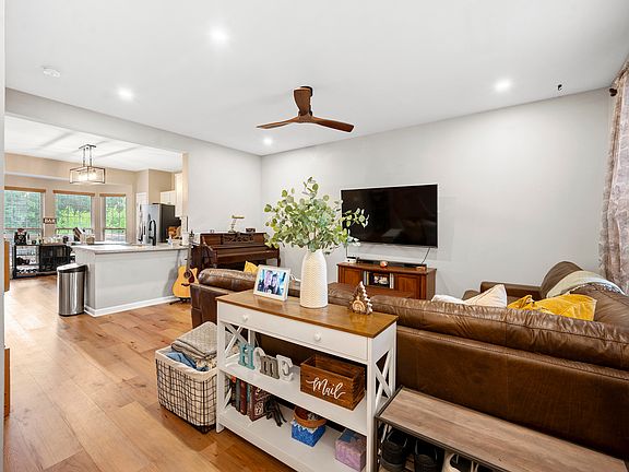 2nd image of 7005 Manahoac Pl