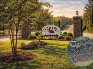511 Terrapin Pointe Rd, Hodges, SC 29653